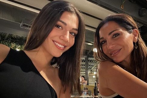 Έξαλλη η Βανδή με σχόλια σε βίντεο της κόρης της (pic, vid)