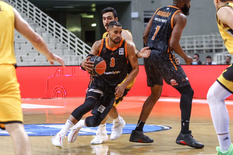 Όταν ο Κλαβέλ έβαλε 45 πόντους στην ΑΕΚ με τη φανέλα του Προμηθέα (vids)