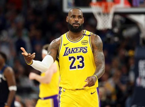 Η Επιστροφή του Βασιλιά Λεμπρόν: Ένα ακόμη ρεκόρ σε μια μοναδική καριέρα 23 ετών (vids)