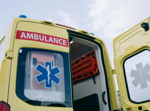 Παιανία: Θανατηφόρο τροχαίο στη λεωφόρο Λαυρίου – Ανασύρθηκαν νεκροί ένας άνδρας και μία γυναίκα