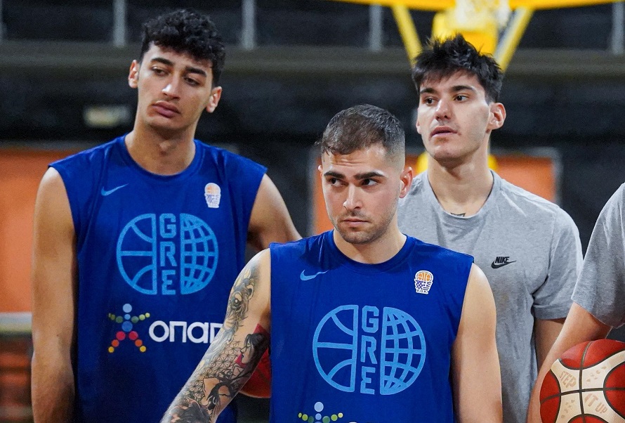 Έτοιμη για το πρώτο βήμα η Εθνική Ελλάδας – Με νέα πρόσωπα και Σπανούλη από το… αεροπλάνο η «γαλανόλευκη»