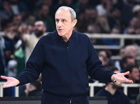 «Παραιτήθηκε από την Αρμάνι Μιλάνο ο Μεσίνα»