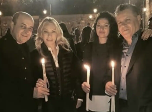 Εκείνος 65, εκείνη…: Η κούκλα μελαχρινή θαυμάστρια σύντροφος του Γιάννη Καπετάνιου και η τεράστια διαφορά ηλικίας τους