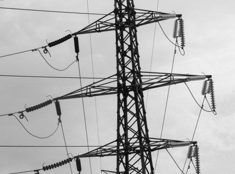 Πράσινα ή μπλε τιμολόγια ρεύματος; – Τι συμφέρει τα νοικοκυριά