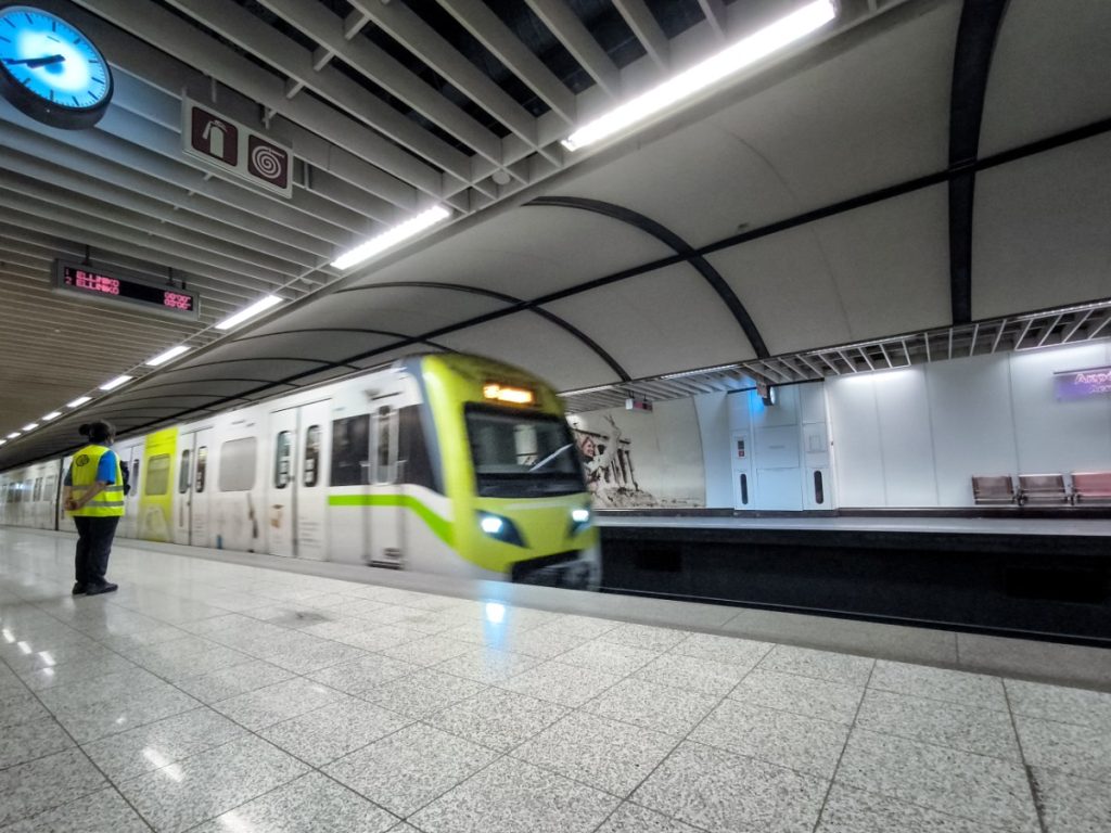 Κανονικά θα λειτουργήσουν μετρό και λεωφορεία το βράδυ του Σαββάτου