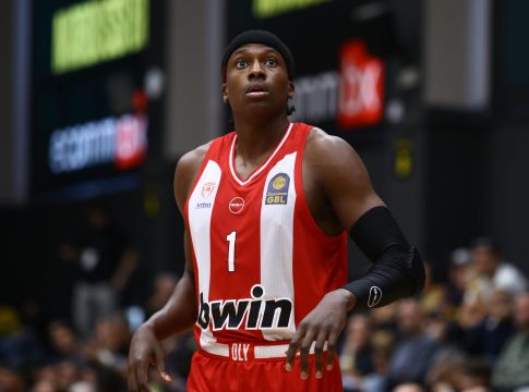 Ο Φιλ Τζάκσον άσκησε κριτική στον Νιλικίνα: «Δεν ήταν για εκείνον το NBA, δεν έμαθε ποτέ να σουτάρει»