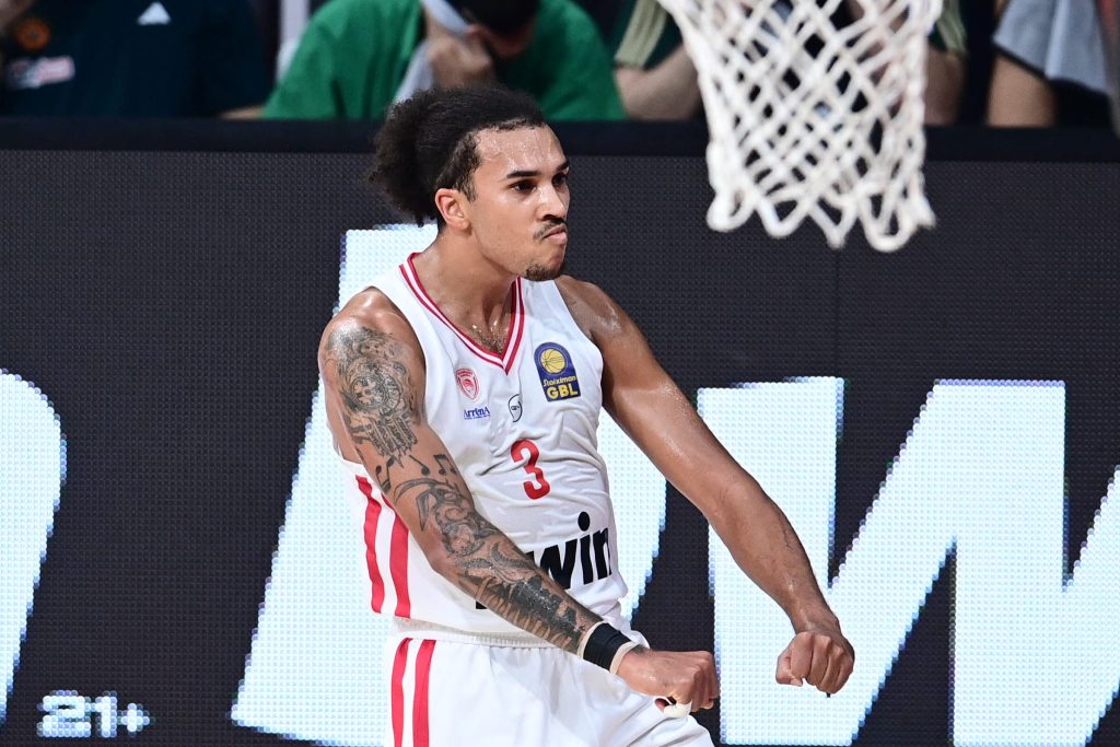 Ολυμπιακός: Μέσα ο Γουόρντ εκτός ο ΜακΚίσικ για το ματς με την Παρί