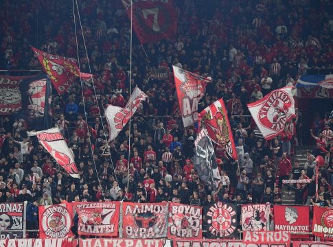 Εντυπωσιακή ατμόσφαιρα στο «Γ. Καραϊσκάκης» για το Ολυμπιακός – Άρης