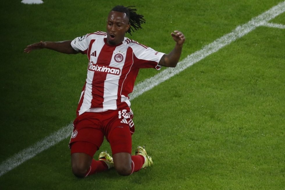 Άπιαστο σουτ του Ζέλσον και 1-0 για τον Ολυμπιακό κόντρα στην Αϊντχόφεν (vid)