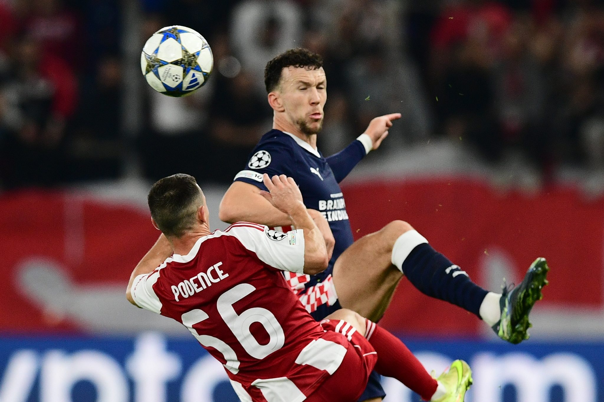 Φαλτσαριστό σουτ του Πέρισιτς, πέρασε άουτ η μπάλα (vid)