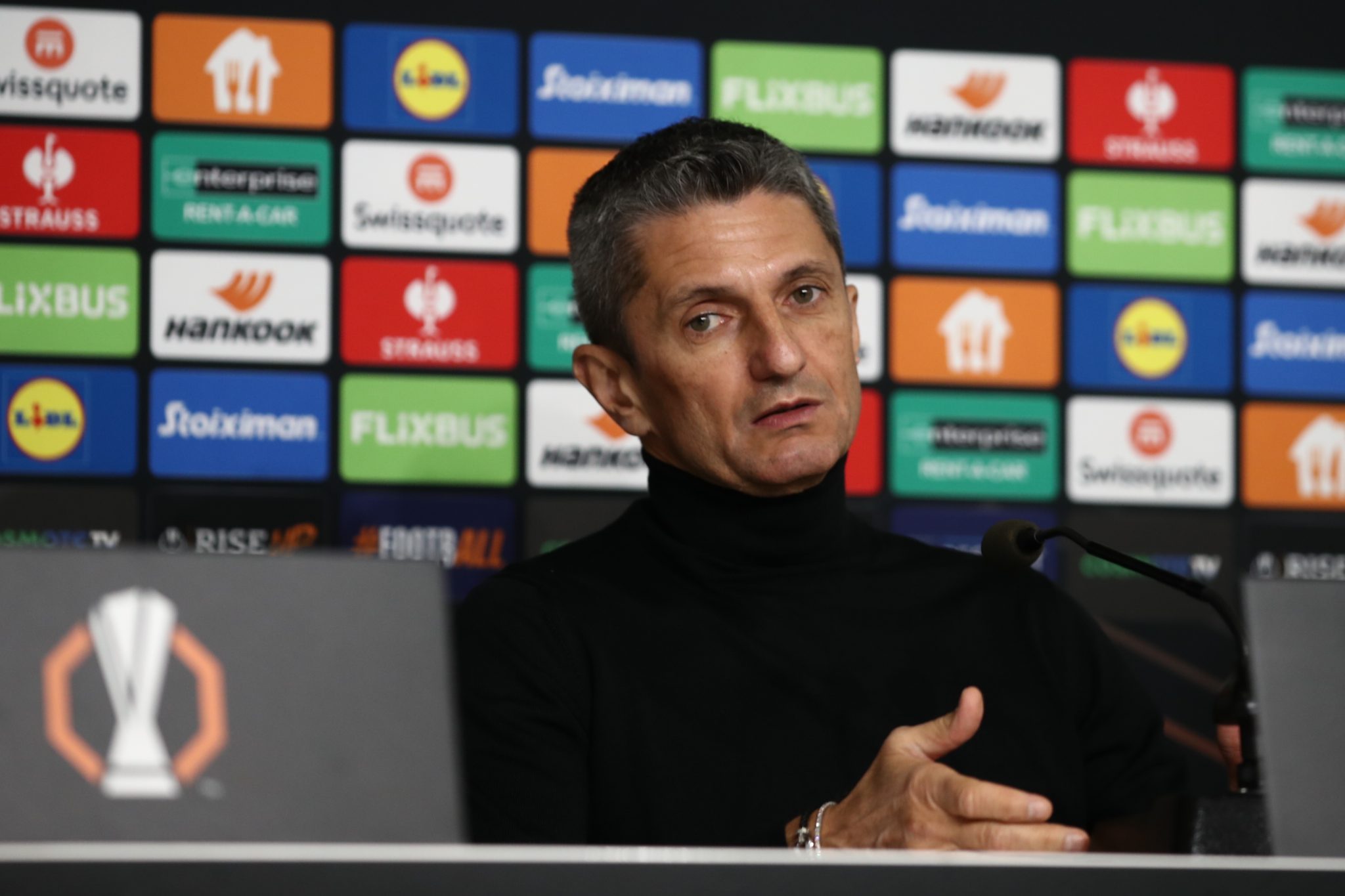 Λουτσέσκου: «Θα χρειαστούν πολλά τρεξίματα, πολλές μάχες σε αυτό τον αγώνα»