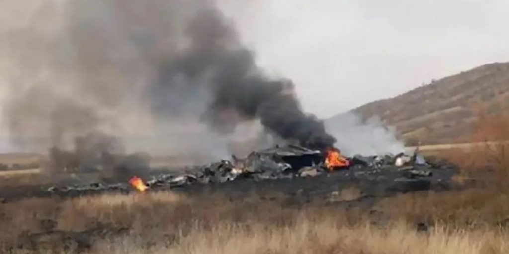 Έπεσε αεροπλάνο: Σκοτώθηκαν όλοι οι επιβάτες (vids)