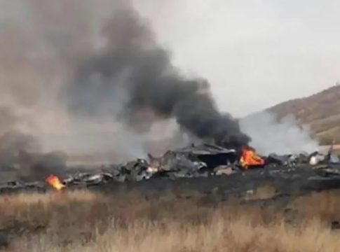 Έπεσε αεροπλάνο: Σκοτώθηκαν όλοι οι επιβάτες (vids)