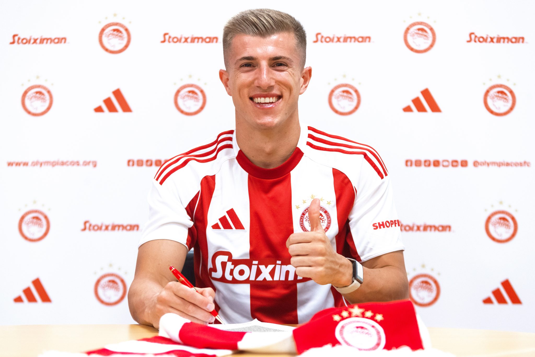 Τα πρώτα «κλικ» του Κοστίνια μετά την ανανέωση του συμβολαίου του (pics)