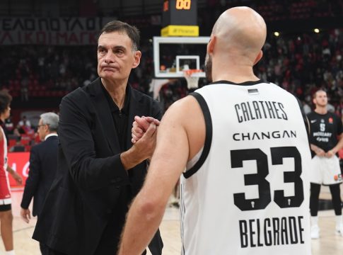 Μπαρτζώκας: «Στην τελευταία περίοδο παίξαμε άμυνα, μέχρι τότε δεν ακουμπούσαμε κανέναν»