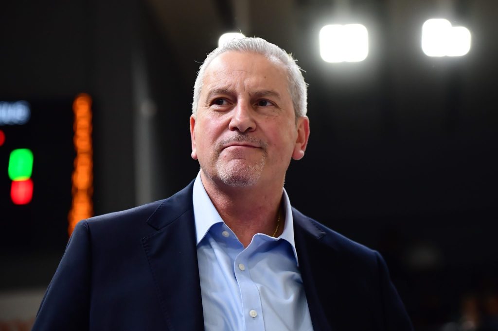 «Σπόντες» Ζούρου για τους παίκτες του Πανιωνίου: «Παίζουμε κάτι που δεν μοιάζει με μπάσκετ»