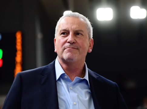 «Σπόντες» Ζούρου για τους παίκτες του Πανιωνίου: «Παίζουμε κάτι που δεν μοιάζει με μπάσκετ»