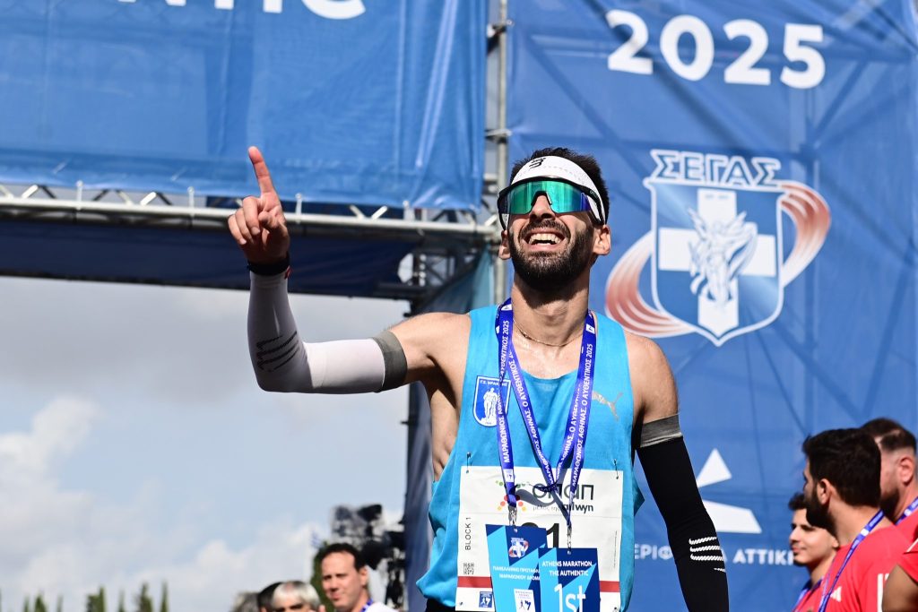 Πρώτη θέση στον 42ο Αυθεντικό Μαραθώνιο της Αθήνας για τον Καραΐσκο (vid)