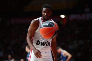 Ο λόγος που ο Μπαρτζώκας χαμογελά με τον Έβανς και το «ξέσπασμα» στο ΣΕΦ