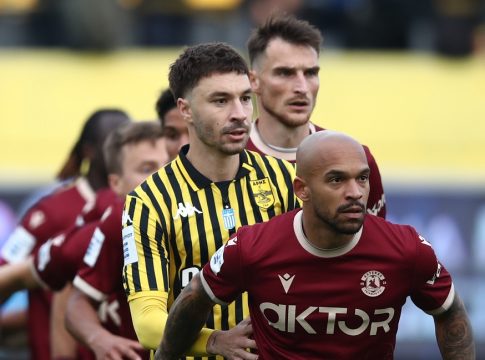 Άρης – Αστέρας Τρίπολης 0-0: Με 10 παίκτες οι κίτρινοι για 78 λεπτά, τρία δοκάρια οι Αρκάδες