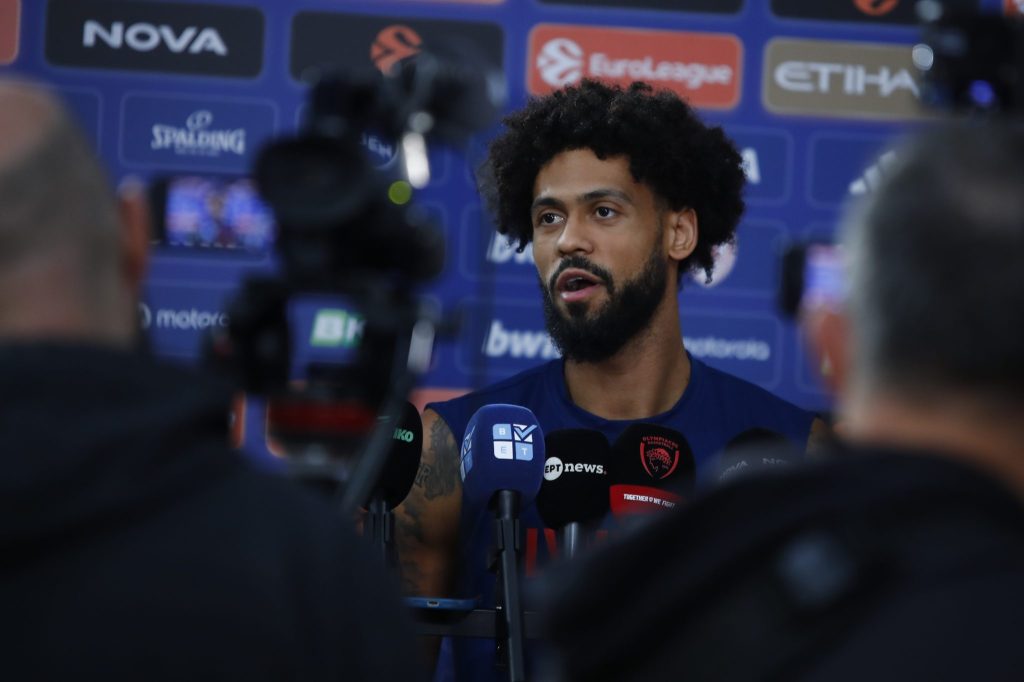 Ντόρσεϊ: «Σημαντικό κομμάτι για την ομάδα ο Έβανς, μόνο αγάπη για Ράιτ και Γουίλιαμς-Γκος, αλλά στο παρκέ είναι μάχη»