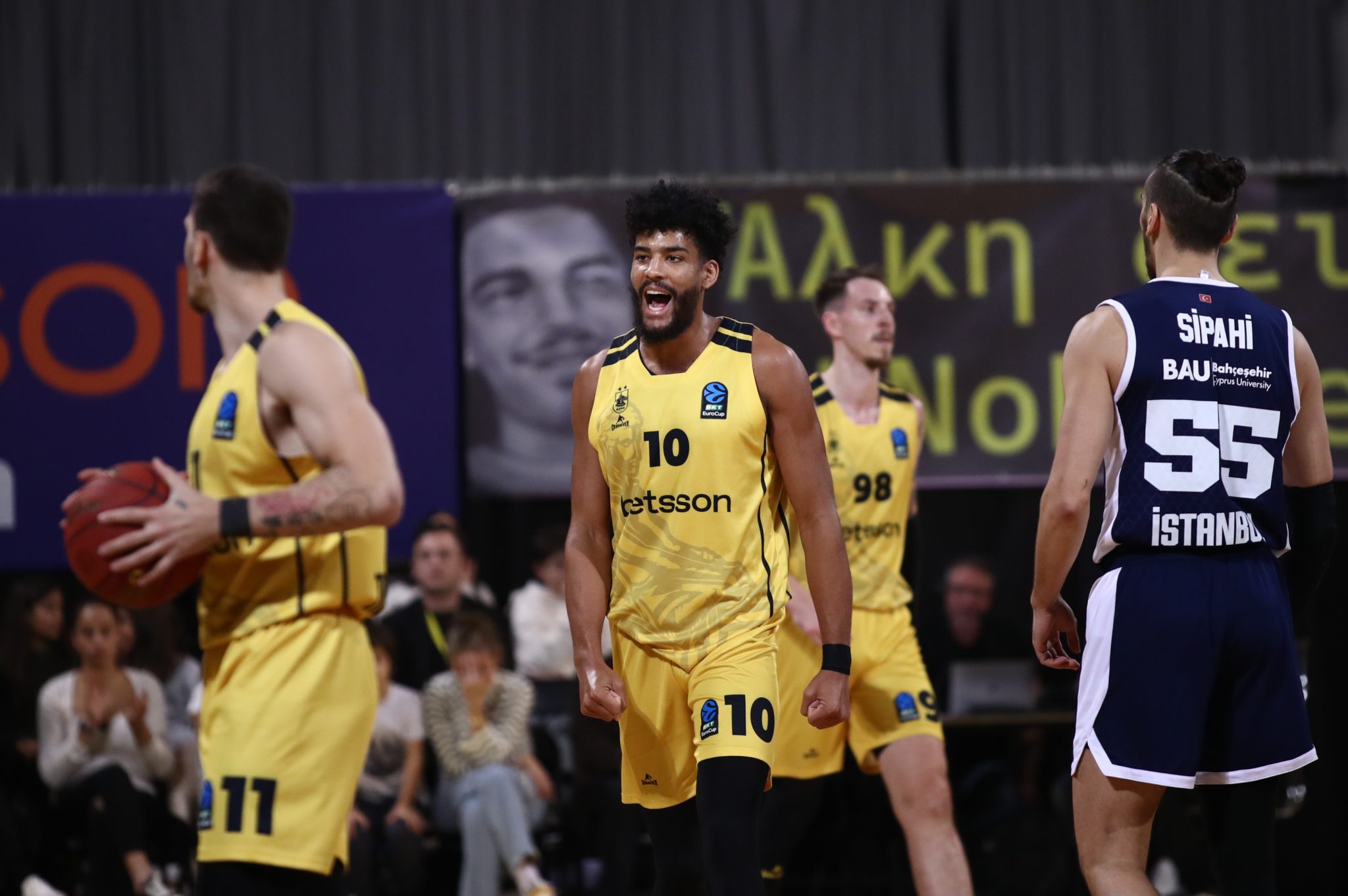 Άρης – Μπασεκσεχίρ 76-86: Βελτιωμένοι οι «κίτρινοι», έμειναν από δυνάμεις στο 4ο δεκάλεπτο