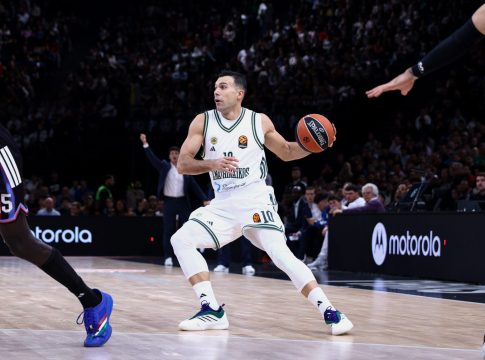 Τρελάθηκε με Φαρίντ ο Σλούκας – Τι του φώναζε στα αποδυτήρια (vid)