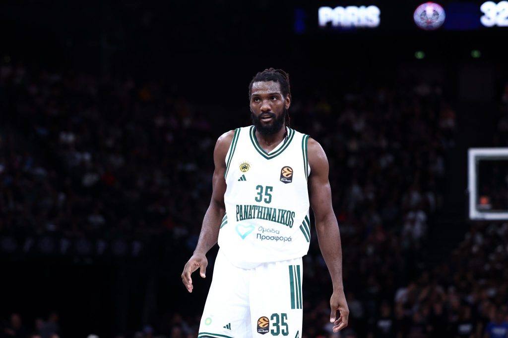 Απίθανο στιγμιότυπο: Ο Φαρίντ έκανε μπλοκ χωρίς το ένα παπούτσι (vid)