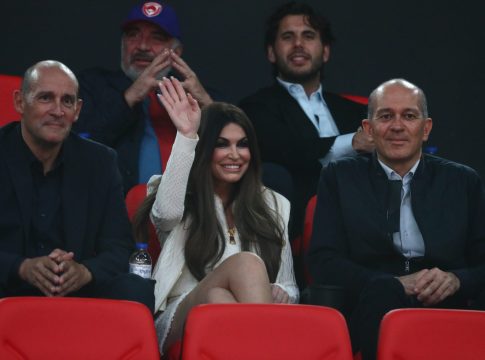 Η Κίμπερλι Γκίλφοϊλ στο ΣΕΦ, παρακολουθεί το Ολυμπιακός – Ζαλγκίρις (pics)