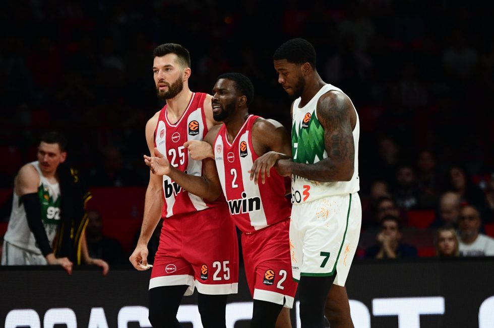 Υποβλήθηκε σε επέμβαση ο Έβανς – Το μήνυμα του Ολυμπιακού