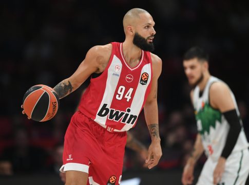 Φουρνιέ στο «10»: «Ξέρω τι παίκτης είμαι, σημασία έχει να κερδίζουμε – Δεν υπάρχουν λόγια να περιγράψεις αυτό που έγινε με τον Κίναν»