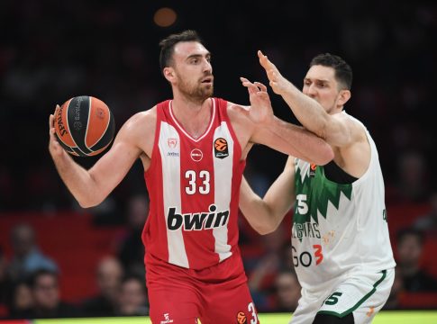 Μιλουτίνοφ: «Ελπίζω να μην είναι τόσο σοβαρό όσο φάνηκε του Έβανς»