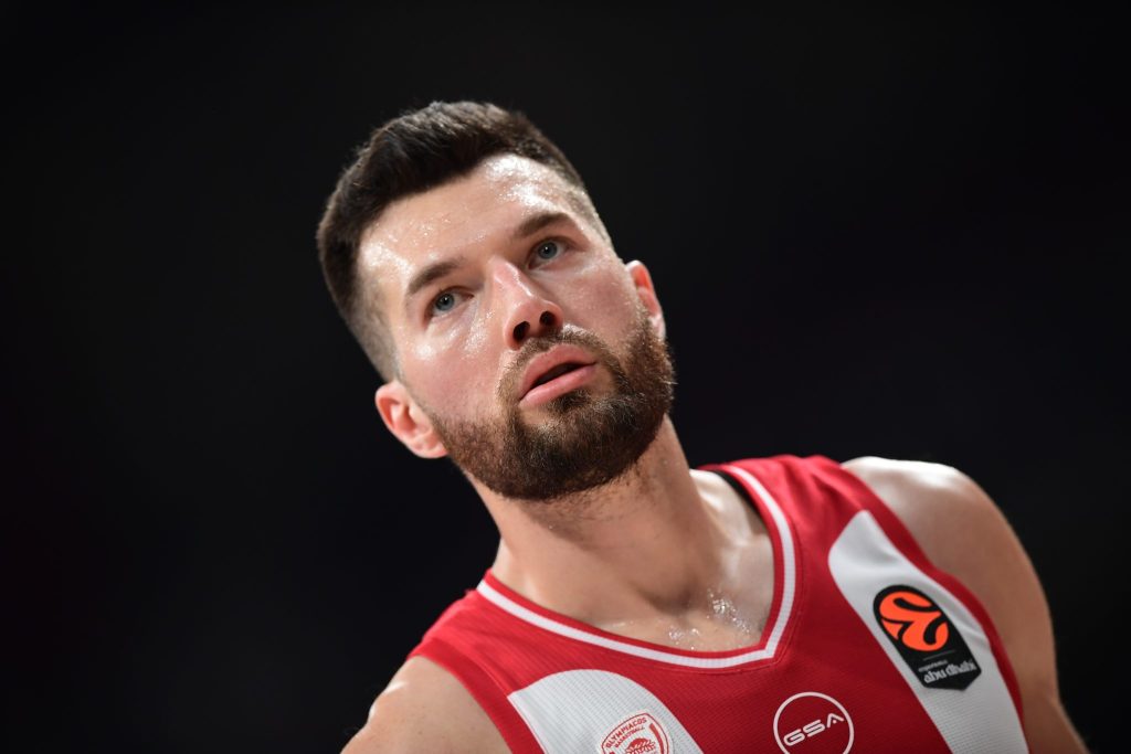 Ο Πίτερς το έβαλε από τα 10 μέτρα και η Euroleague τον αποθέωσε: «Λίγοι έχουν το range του» (vid)