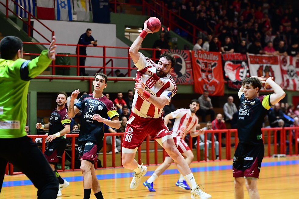 Ολυμπιακός – Κασάνο 25-20: Θρύλος για πρόκριση!