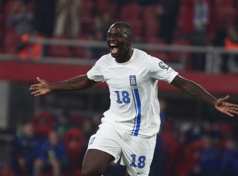 Η συγκινητική ανάρτηση του Τεττέη για το ντεμπούτο του με την Εθνική: «Μαμά, τα καταφέραμε» (pic)