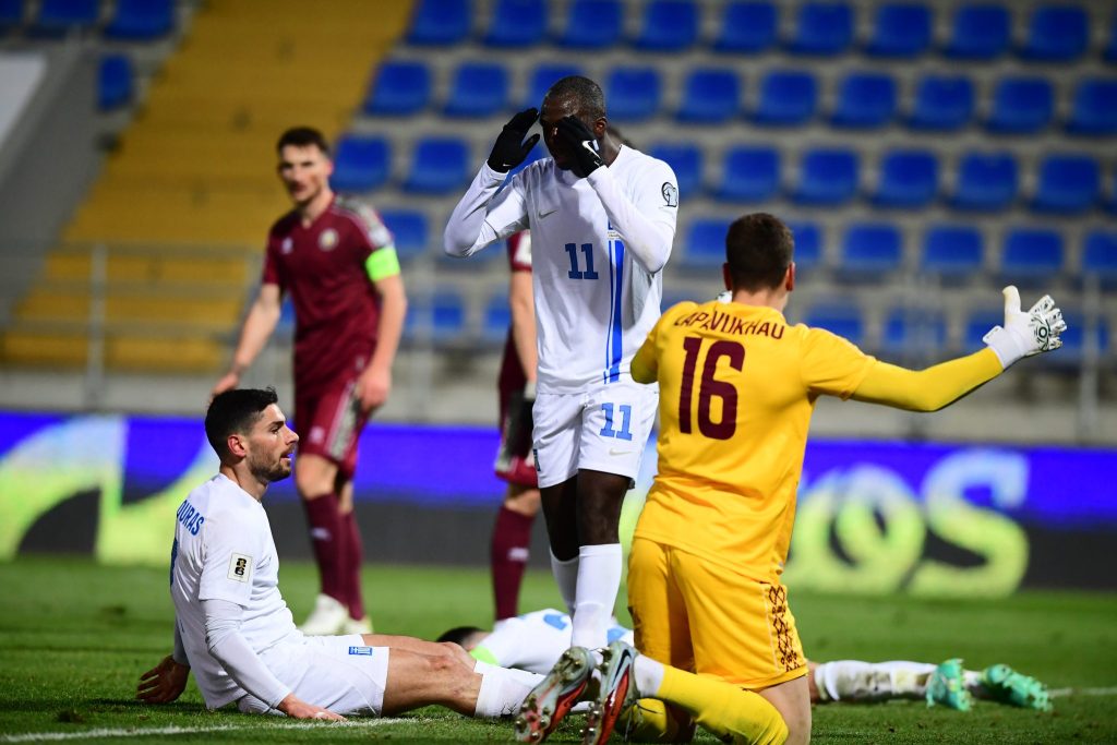 Mεγάλη ευκαιρία για την Εθνική με τον Μασούρα να σουτάρει στο δοκάρι (vid)