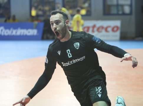 ΠΑΟΚ – ΑΕΚ 29-27: Τη νίκησε μετά από επτά χρόνια και ο Ολυμπιακός έπιασε την Ένωση στην κορυφή