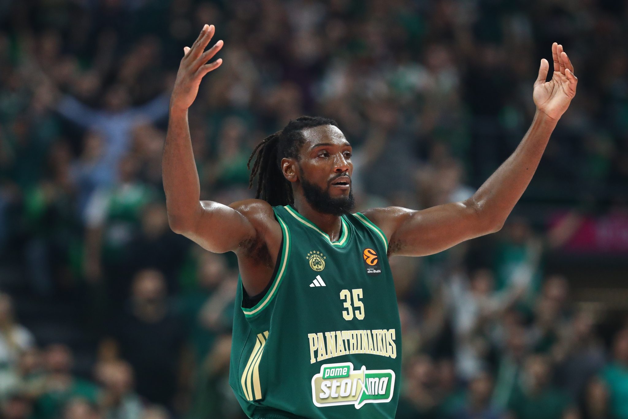 Φαρίντ: «Ένιωσα ανατριχίλα, οι φίλαθλοι με αγκάλιασαν και ένιωσα την αγάπη τους»