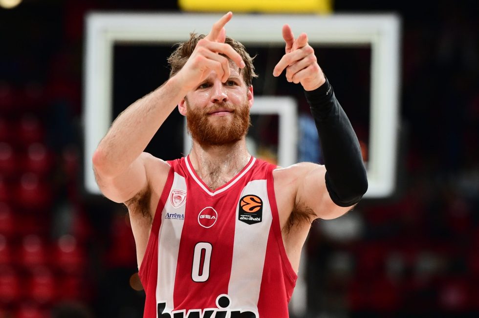 Ερυθρός Αστέρας – Ολυμπιακός: Σε ποιο κανάλι παίζει και τι ώρα