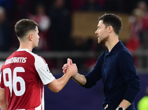 Ο Τσάμπι Αλόνσο και η ατάκα για τον Μουζακίτη: «Θα τον παρακολουθούμε…»