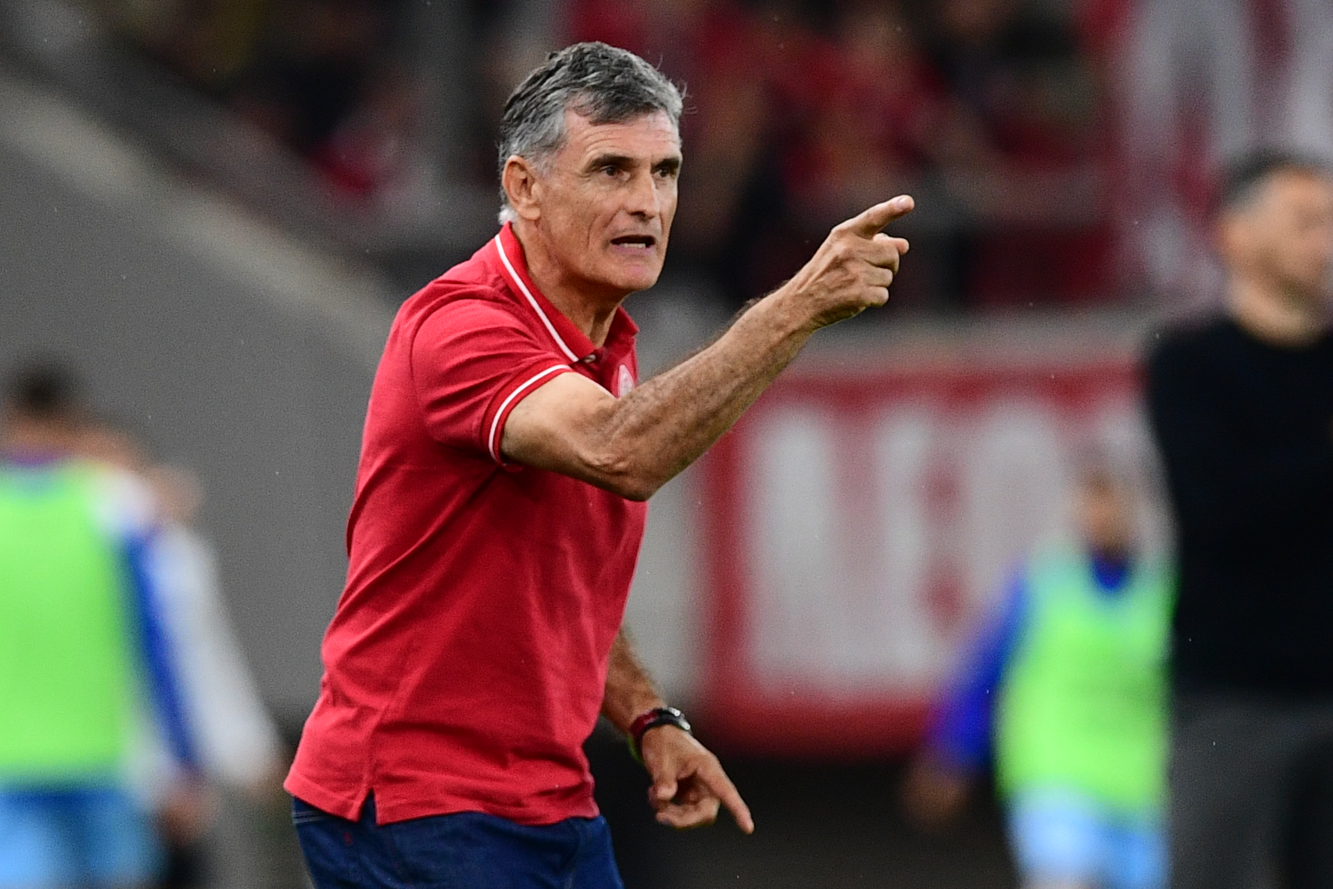 «Προσοχή σε αυτούς που… δεν βλέπετε» – Ο Μεντιλίμπαρ ξέρει κάτι παραπάνω