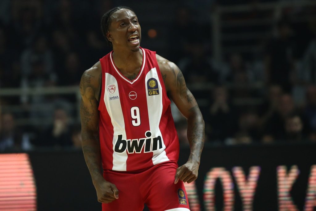 «Καυτός» Λι απέναντι στον ΠΑΟΚ με 4/4 τρίποντα και 18 πόντους στο πρώτο ημίχρονο (vid)