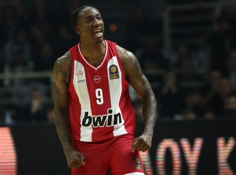 «Καυτός» Λι απέναντι στον ΠΑΟΚ με 4/4 τρίποντα και 18 πόντους στο πρώτο ημίχρονο (vid)