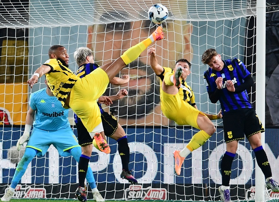 ΑΕΚ – Άρης: Απείλησε με Πινέδα, Μάνταλο και Γιόβιτς η «Ένωση» (vids)