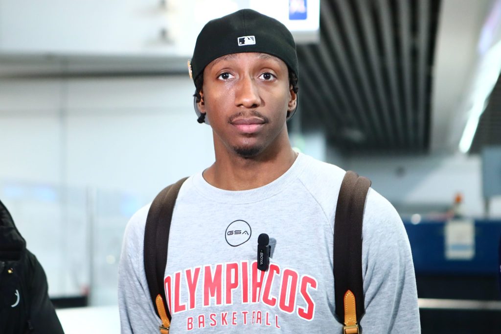 Λι: «Έχουμε κάποιες απουσίες, προσπαθούμε να ανταπεξέλθουμε»