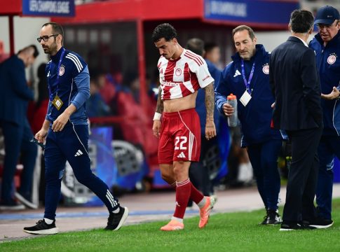 Πρόβλημα στον Ολυμπιακό με Τσικίνιο – Έγινε αναγκαστική αλλαγή ο Πορτογάλος (vid)