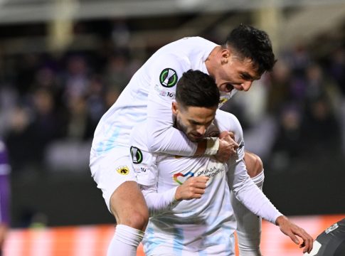 Άνοιξε το σκορ (0-1) για την ΑΕΚ ο Γκατσίνοβιτς (vid)