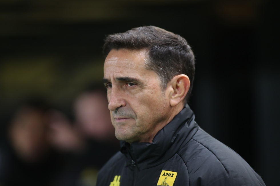 Χιμένεθ: «Πρέπει να είμαστε πιο έξυπνοι και… αλήτες – Λαϊκισμός η κριτική που γίνεται για τη βράβευσή μου από την ΑΕΚ»