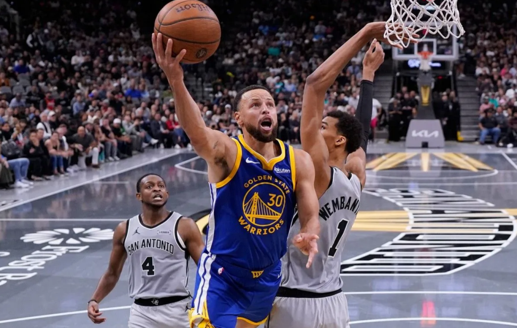 «Εξωγήινος» Κάρι (108-109) κόντρα στους Σπερς – Μεγάλη νίκη των Κλίπερς με «τριπλό» Χάρντεν (127-133)