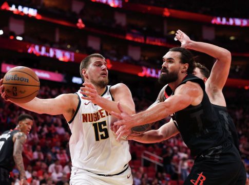 Αδιανόητη πάσα πίσω από την πλάτη από τον Γιόκιτς (vid)